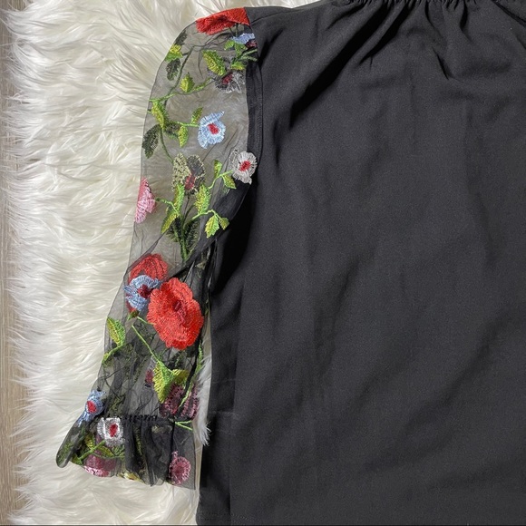 Large blouse sheer lace sleeves embroidered top - Picture 4 of 13